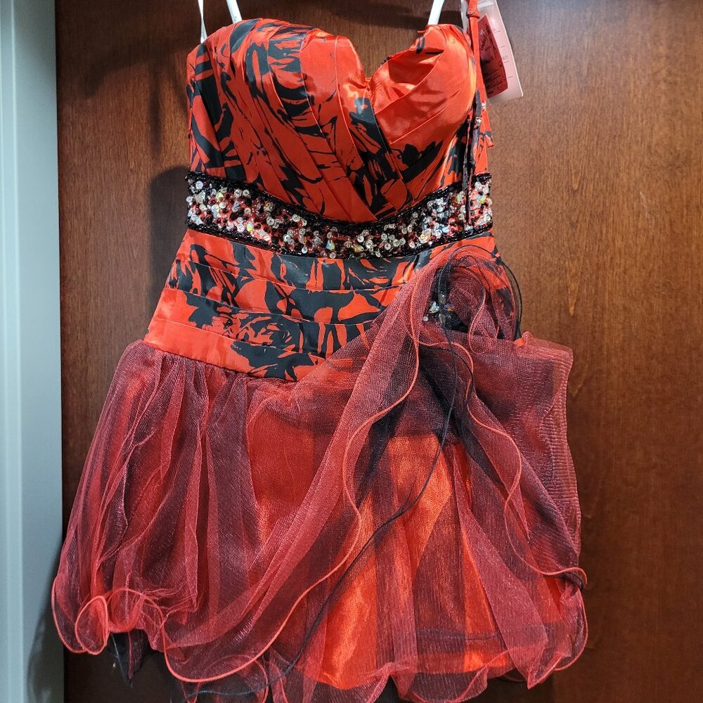Karishma 3366 Red and Black short cocktail homecoming prom dress Size 6